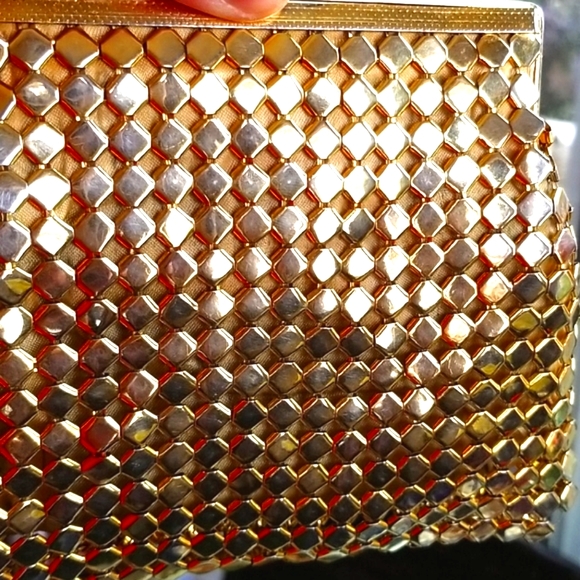 Glitzy ART Lumured Gold Mesh Germany Clam Shell Fancy Special Bag Purse 5" sq - Picture 8 of 13